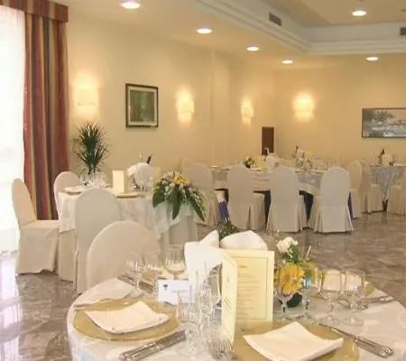 Отель Pineta Ristorante Castello 3*