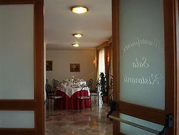 Pineta Ristorante Castello 3* Кава-де-Тиррени