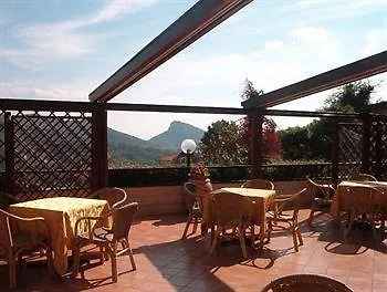 Отель Pineta Ristorante Castello