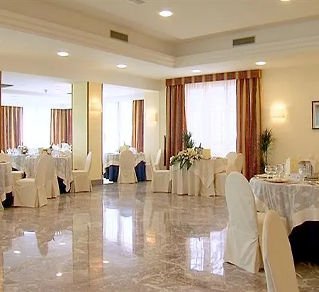 Отель Pineta Ristorante Castello 3*