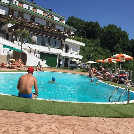 Pineta Ristorante Castello 3* Кава-де-Тиррени