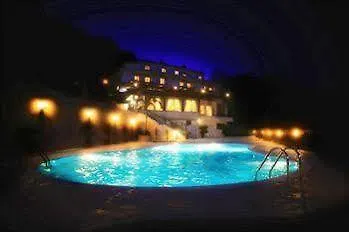 Pineta Ristorante Castello Hotel Cava deʼ Tirreni